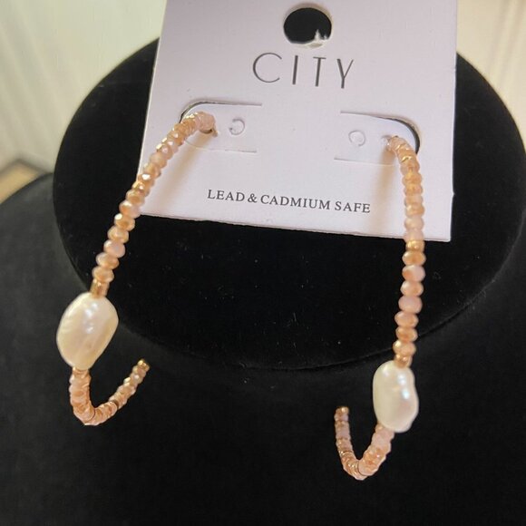 Oversized Hoop Earrings, Pink Sparkle Beads and Freshwater Pearls - Picture 3 of 9